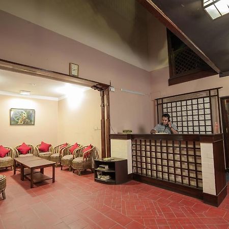Hotel Candle Inn Pokhara Esterno foto